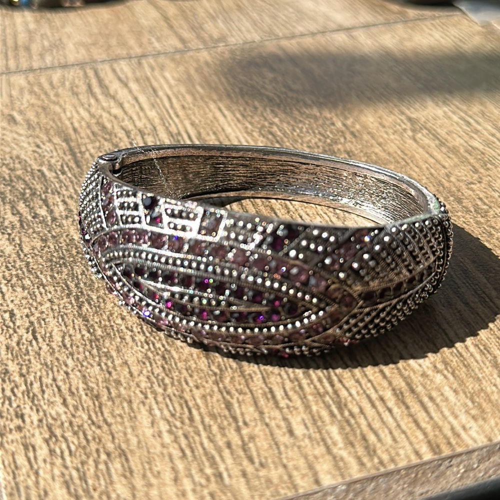 Gorgeous purple and silver‎ tone stone bangle bracelet